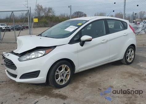 2015 Ford Fiesta Se z USA, uszkodzony, nr VIN 3FADP4EJ9FM105346